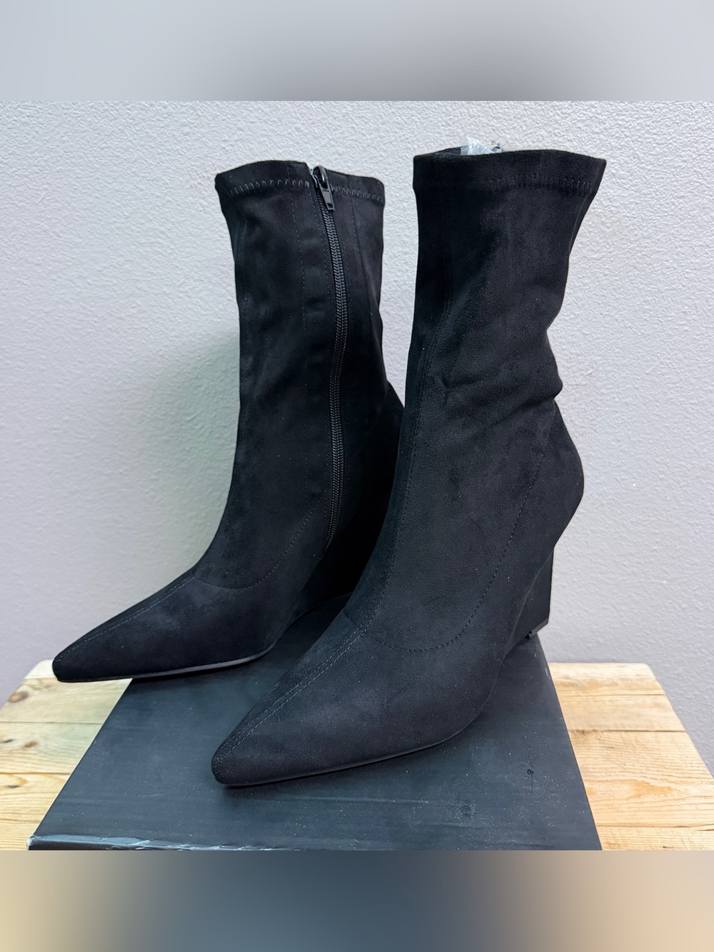 Lulus Women's Black Pointed Toe Stretch Sock Boots Suede Black